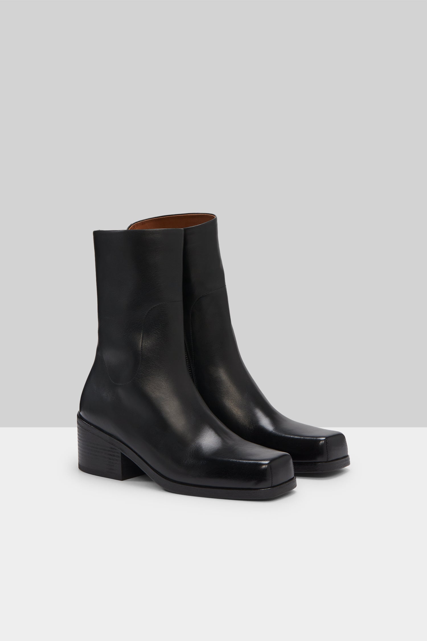 Cassello Tronchetto Leather Ankle Boot in Black