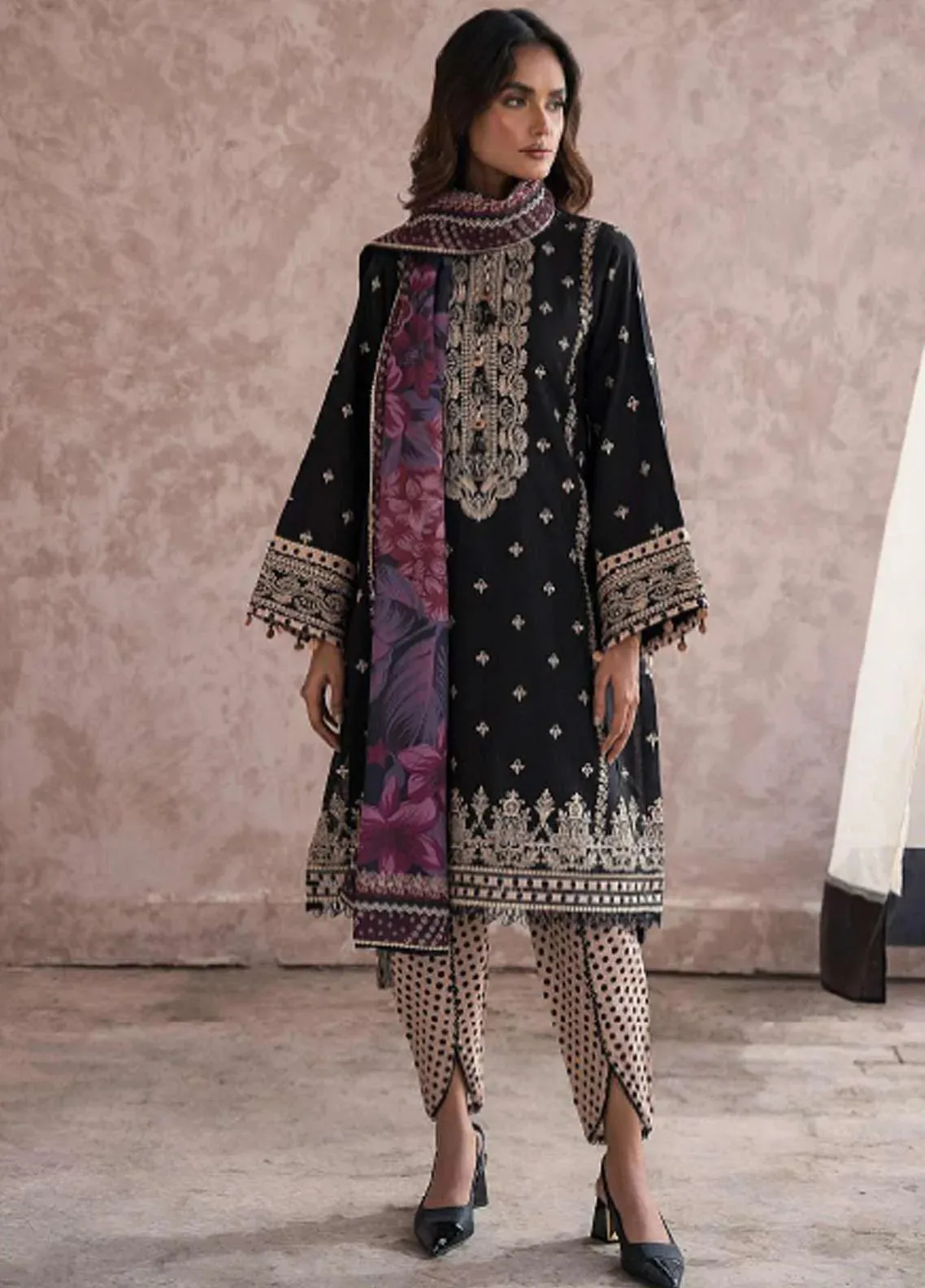 Dastak By Jazmin Unstitched Embroidered Khaddar 3Pc Suit D-06 Sharar