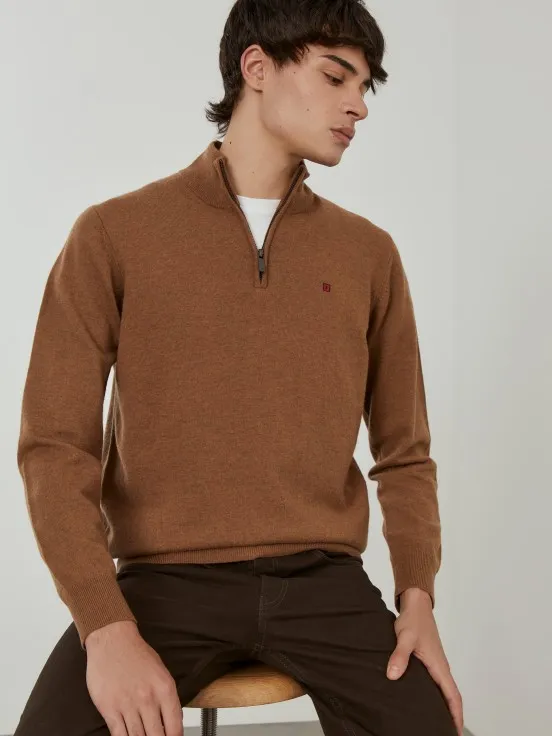 Fleece sweater with zip