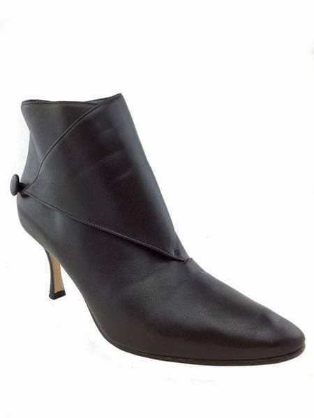 Manolo Blahnik Diaz Leather Ankle Booties Size 8.5