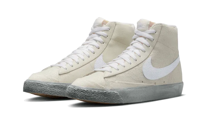 Nike Blazer Mid '77 EMB Summit White