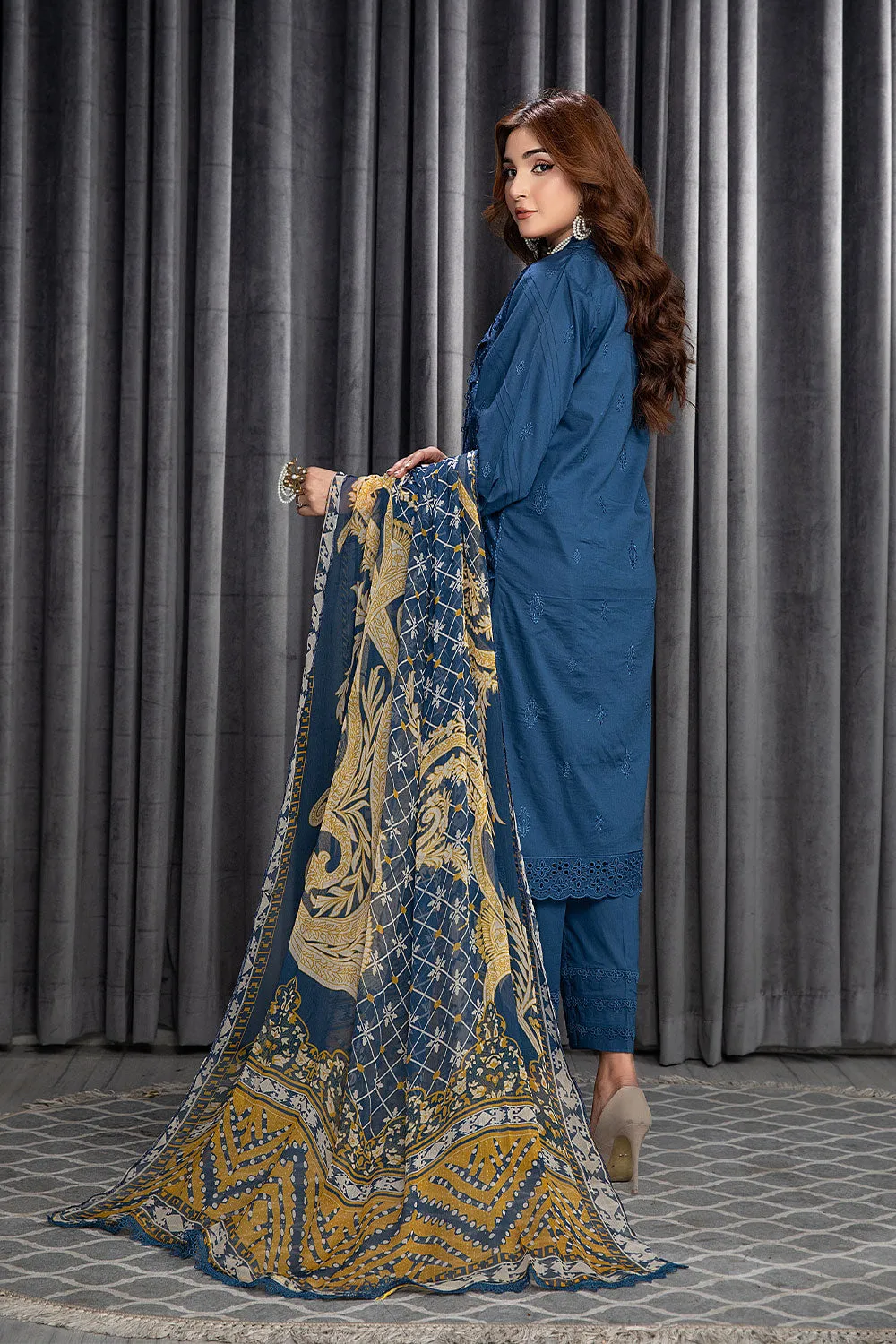 Safwa Roma Premium Embroidered Lawn Unstitched 3Pc Suit ROC-18